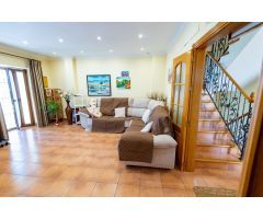 CHALET EN PRIMERAS CALIDADES CON PISCINA CLIMATIZADA