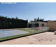 GRAN CASA CON PARCELA INDEPENDIENTE Y PISCINA