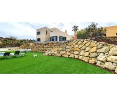 EXCLUSIVA VILLA DE 6 DORMITORIOS EN VALLE DEL ESTE - VERA