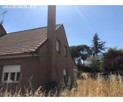 Casa con terreno en Alcobendas zona La Moraleja