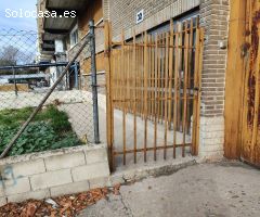 NAVE EN LA ZONA DE COSLADA, 1800M2 ,DISPONE DE AGUA Y LUZ