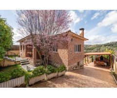 OPORTUNIDAD!CASA INDEPENDIENTE EN URBANIZACION LAS FUENTES, ZONA FUENTENOVILLA.