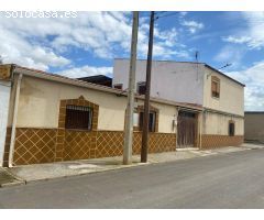 SE VENDE CASA EN LA ZONA DE CALZADA DE CALATRAVA