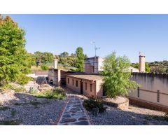 CHALET INDEPENDIENTE EN HONTOBA 4 DORMITORIOS, 4 BAÑOS COMPLETOS, ASEO Y PISCINA.