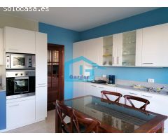 La Coruña: A7117: Santiago de Compostela: Chalet pareado en Urbanización....
