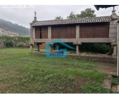 Meaño: magnifica casona de pueblo, construida en piedra, con finca cercada por muro...