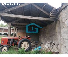 Meaño: magnifica casona de pueblo, construida en piedra, con finca cercada por muro...