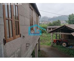 Meaño: magnifica casona de pueblo, construida en piedra, con finca cercada por muro...