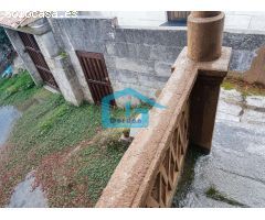 Meaño: magnifica casona de pueblo, construida en piedra, con finca cercada por muro...