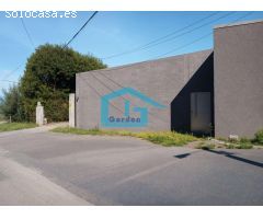 Sanxenxo: vendemos casa con finca, local comercial...