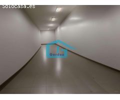 Sanxenxo: vendemos casa con finca, local comercial...