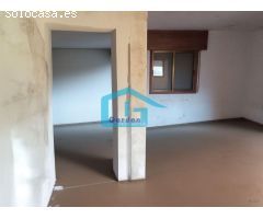 Sanxenxo: vendemos casa con finca, local comercial...