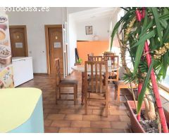 SE VENDE NEGOCIO CAFETERÍA RESTAURANTE EN EL ZOCO