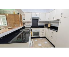 SE ALQUILA APARTAMENTO DE 2 DORMITORIOS CON PISCINA PRIVADA HASTA MAYO 2025