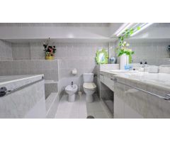 SE ALQUILA APARTAMENTO DE 2 DORMITORIOS CON PISCINA PRIVADA HASTA MAYO 2025