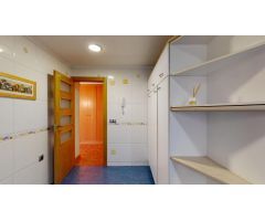 Vivienda en venta de 4 dormitorios junto a teatro Romea
