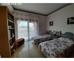 Villa jardín y piscina en Playamar
