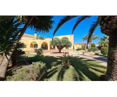 Villa de Lujo en Venta en Els Poblets, Alicante