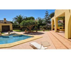 Villa de Lujo en Venta en Els Poblets, Alicante
