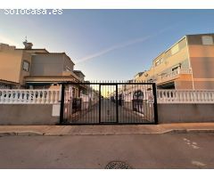 Casa de Pueblo en Venta en Playa Flamenca, Alicante