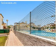 Casa de Pueblo en Venta en Residencia los Altos, Alicante