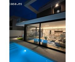 Villa de Lujo en Venta en Torre de la Horadada, Alicante