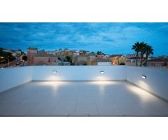 Villa de Lujo en Venta en Villamartín, Alicante