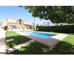 Casa de Pueblo en Venta en Villamartín, Alicante