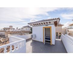 Chalet en Venta en La Zenia, Alicante
