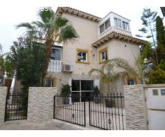 Chalet en Venta en Playa Flamenca, Alicante