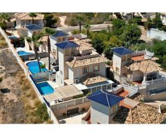 Chalet en Venta en Playa Flamenca, Alicante