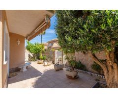 Chalet en Venta en Punta Prima, Alicante