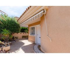 Chalet en Venta en Punta Prima, Alicante