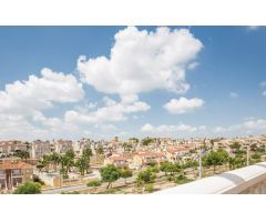 Casa de Pueblo en Venta en Villamartín, Alicante