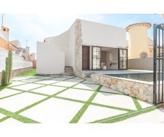 Villa de Lujo en Venta en Playa Flamenca, Alicante