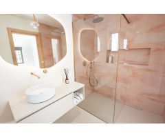 Villa de Lujo en Venta en Playa Flamenca, Alicante