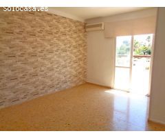 ¡¡ SE VENDE PISO CON TERRAZA A ESCASOS METROS DE LA PLAYA !!