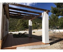 Villa en Venta en Castalla, Alicante