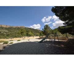 Villa en Venta en Castalla, Alicante