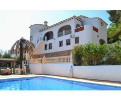 Villa en Venta en Pedreguer, Alicante