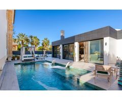 Villa en Venta en Jacarilla, Alicante