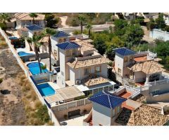 Villa en Venta en Orihuela Costa, Alicante