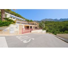 Villa en Venta en Callosa dEn Sarria, Alicante