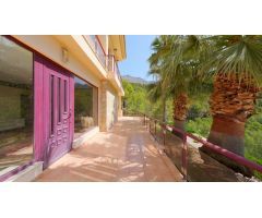 Villa en Venta en Callosa dEn Sarria, Alicante