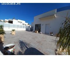Villa en Venta en San Miguel de Salinas, Alicante