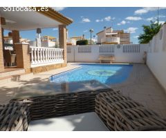 Villa en Venta en Pilar de la Horadada, Alicante