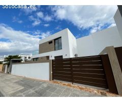 Villa en Venta en Benijófar, Alicante
