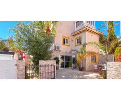 Villa en Venta en Orihuela Costa, Alicante