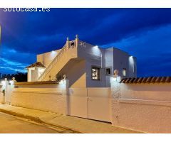 Villa en Venta en San Miguel de Salinas, Alicante