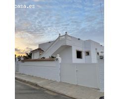 Villa en Venta en San Miguel de Salinas, Alicante